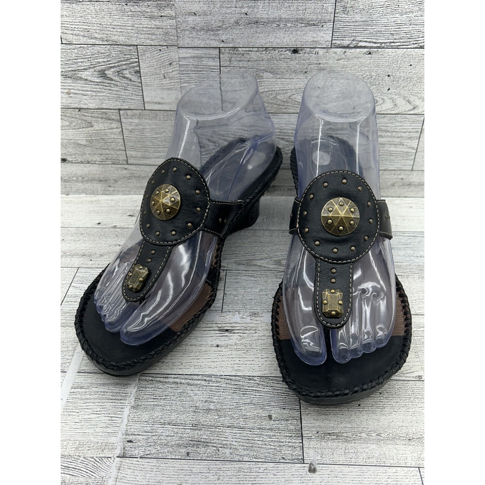Clarks Artisan Shoes Womens Size 7.5 Leather Studded Wedge‎ Sandals